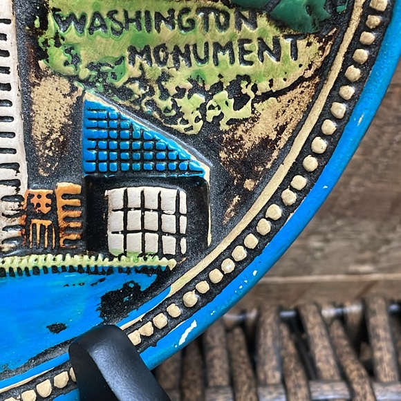 Baltimore Decorative Landmarks Souvenir Pottery 3D Plate *STAND NOT INCLUDED* - Picture 7 of 9